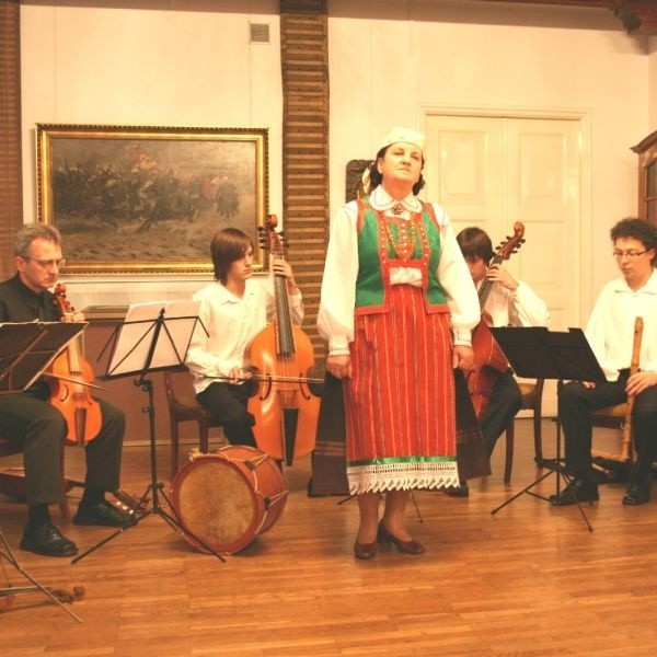 Apolonia Nowak, wraz z Zespołem Instrumentów Dawnych Warszawskiego Towarzystwa Muzycznego &#8220;Ars Nova&#8221;, zaśpiewała w muzeum w Warce.
