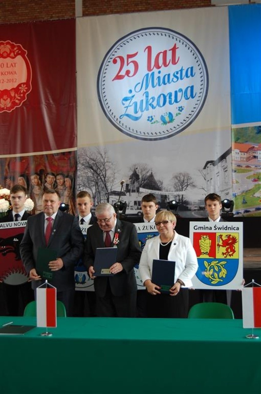 Gmina Żukowo podpisała nowe umowy partnerskie z łotewskim miastem Balvi i gminą Świdnica [FOTO]