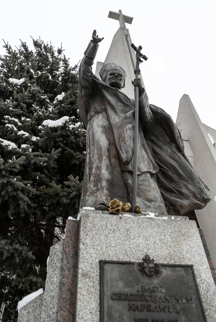 Pomniki Jana Pawła II w Rzeszowie.