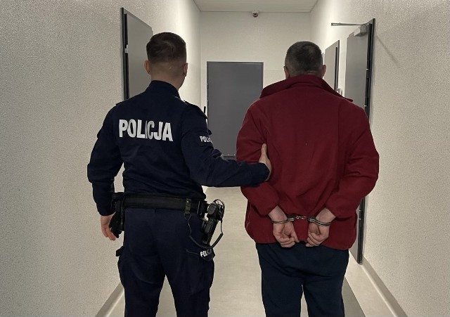 55-letni mieszkaniec gm. Słupsk został zatrzymany i trafił do aresztu. Grozi mu do 3 lat więzienia.