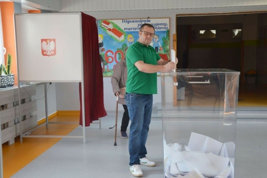 Wybory samorządowe 2024 w powiecie skarżyskim. Zakończyło się głosowanie. Wybieraliśmy burmistrzów, wójtów i radnych. Oto wyborczy raport