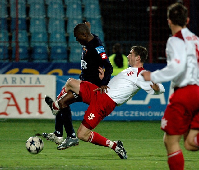 Elokan jako zawodnik Pogoni, w meczu Pucharu Polski strzelił gola ŁKS-owi, w którym gra obecnie.