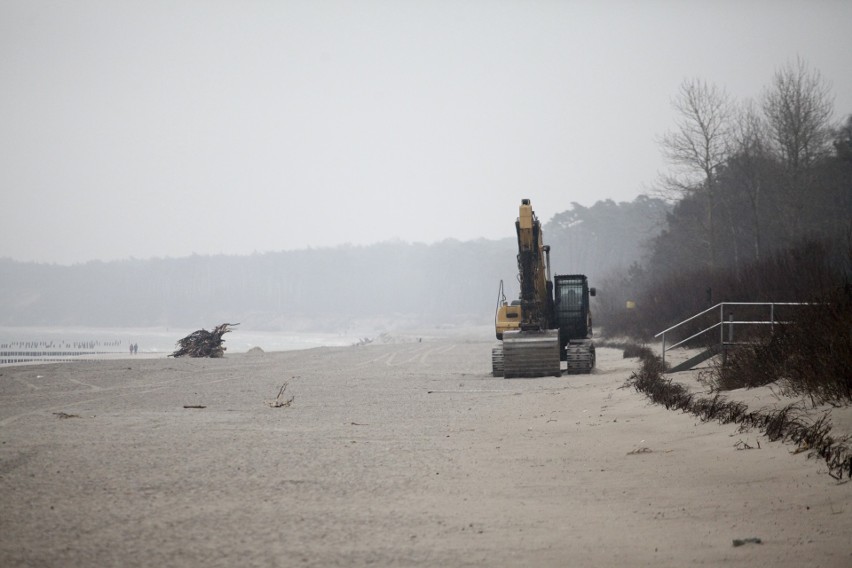 Na usteckiej plaży wschodniej rozpoczęły się prace związane...