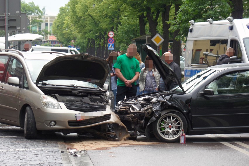 W sobotę doszło do wypadku z udziałem trzech aut na ul....