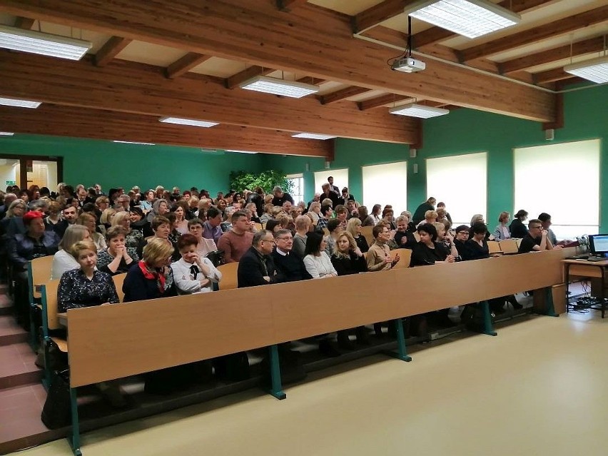 Koronawirus w Świętokrzyskiem? Kurator oświaty uczula - myć ręce, a chore dzieci odsyłać do domu [ZDJĘCIA, WIDEO] 