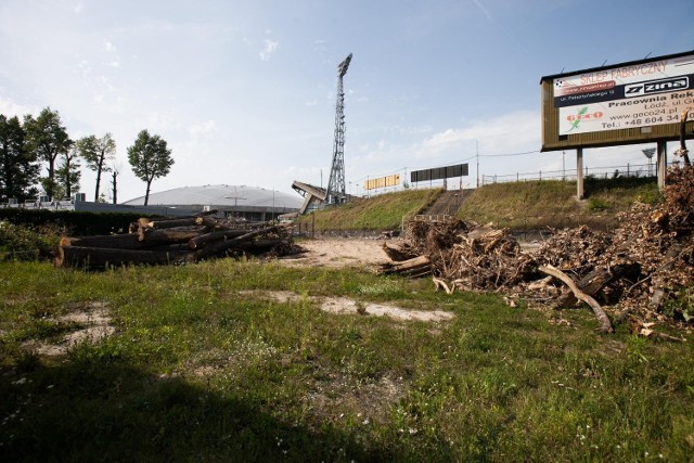 Budowa stadionu miejskiego przy al. Unii.