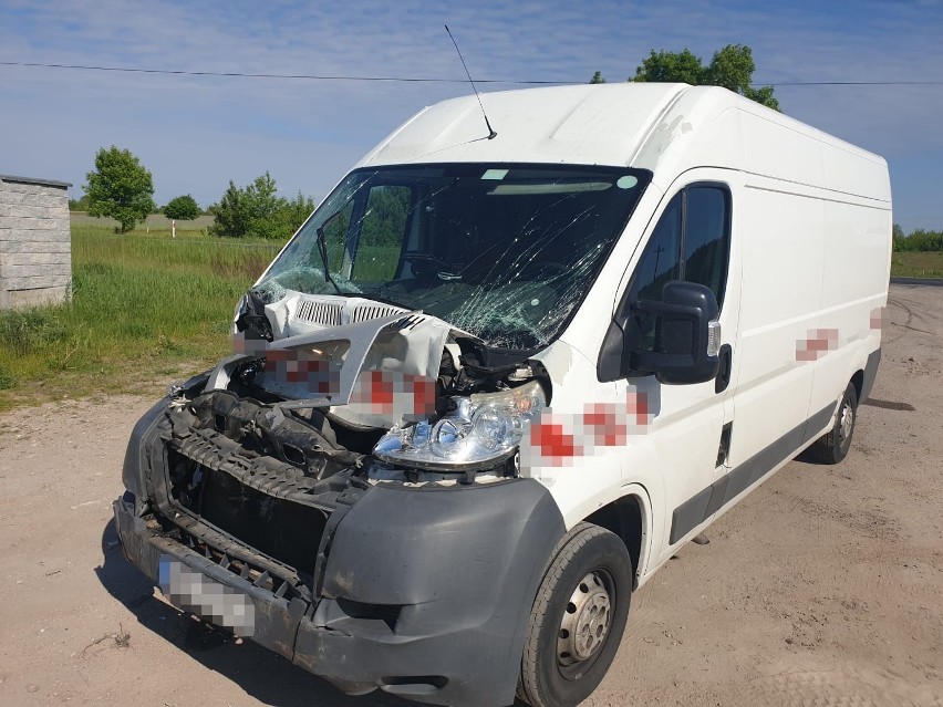 Wypadek w Laskowcu, na drodze krajowej nr 61. 2.06.2021 zderzyły się dwa busy. Zdjęcia