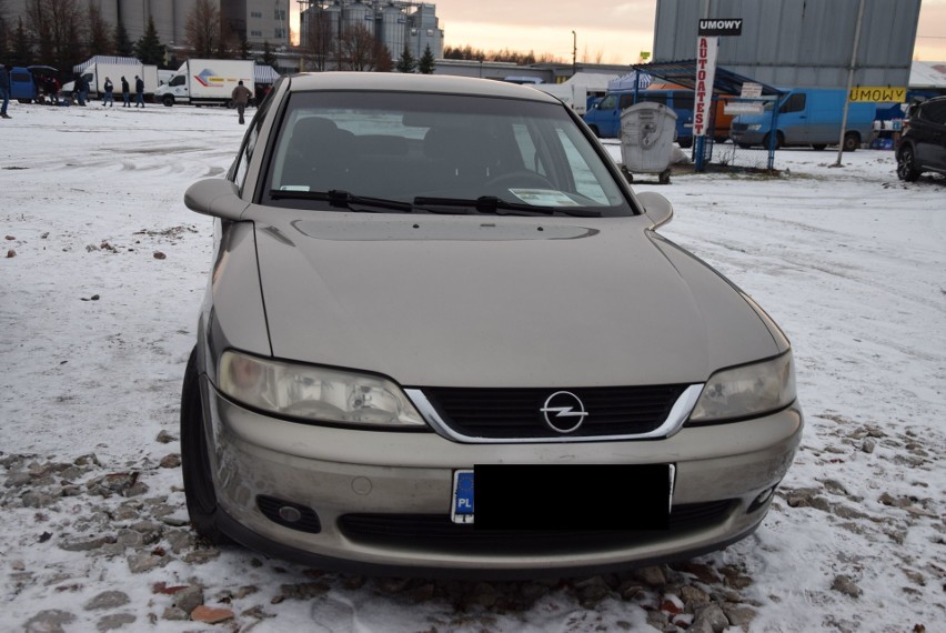 Opel Vectra - rok produkcji 1999, z silnikiem 2.0 benzyna...