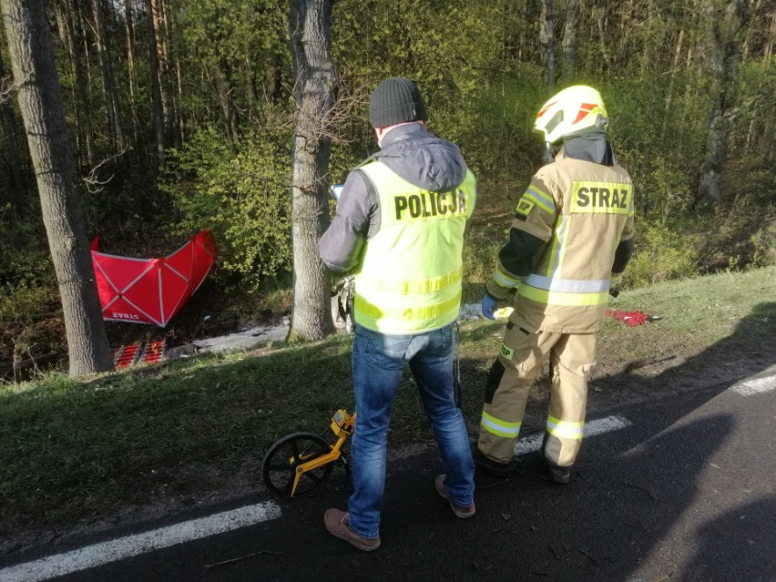 Wypadek w Kamieńczyku, na drodze krajowej nr 62. 25.04.2021. Zdjęcia