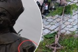 Wandale zdewastowali pomnik Jana Pawła II w Opatowie. Pomnik zostanie odbudowany - zapewnia burmistrz Grzegorz Gajewski 
