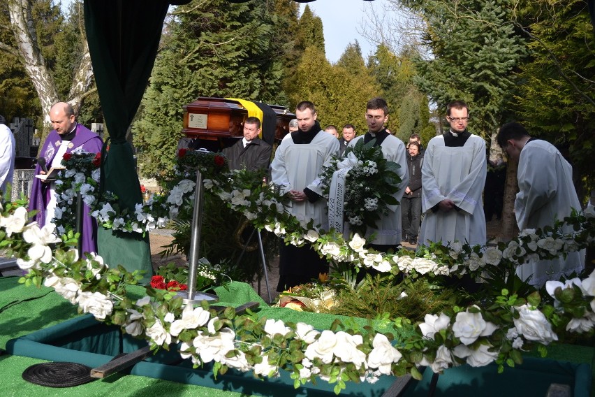 Pogrzeb prof. Jerzego Sampa na cmentarzu Łostowickim w Gdańsku [ZDJĘCIA]