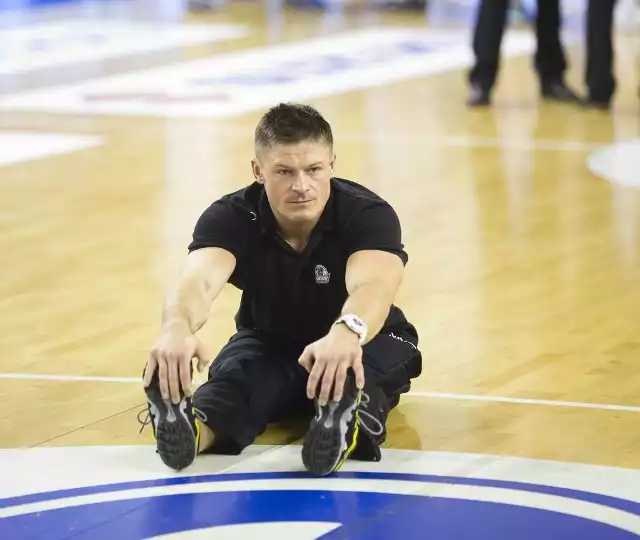Dominik Narojczyk w sztabie reprezentacji Polski koszykarzy.