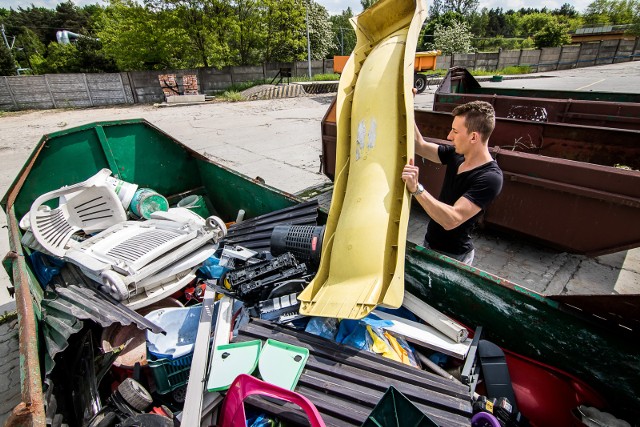 Sprawdź, jakie odpady przyjmuje PSZOK na przykładzie regulaminu Punktu Selektywnego Zbierania Odpadów Komunalnych w Bysławiu, gmina Lubiewo w powiecie tucholskim --- >