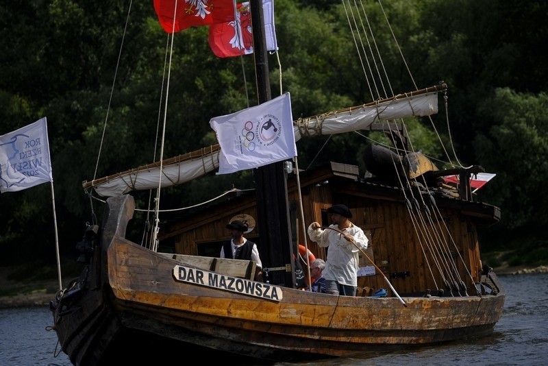 Trzecią edycję Festiwalu Wisły w Toruniu rozpoczęła parada...