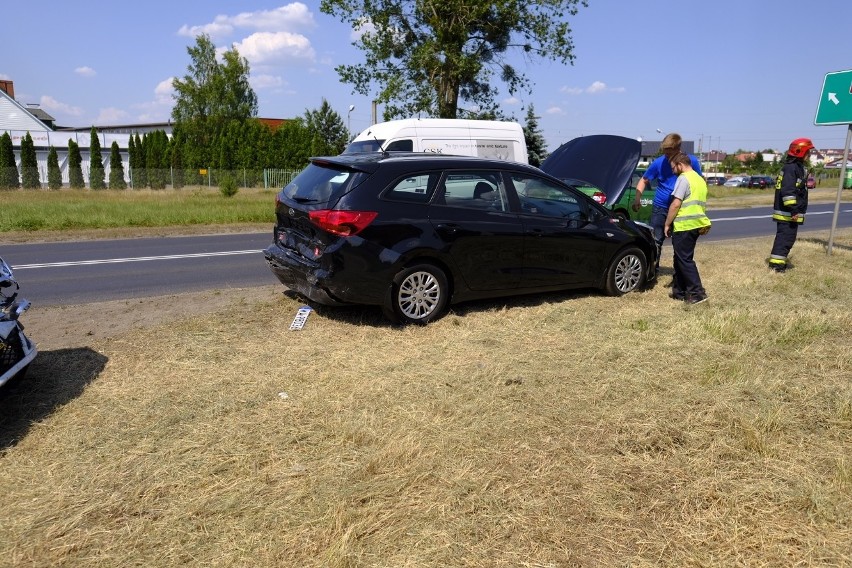 Na lewobrzeżu doszło do kolizji dwóch aut osobowych. Ruch na...