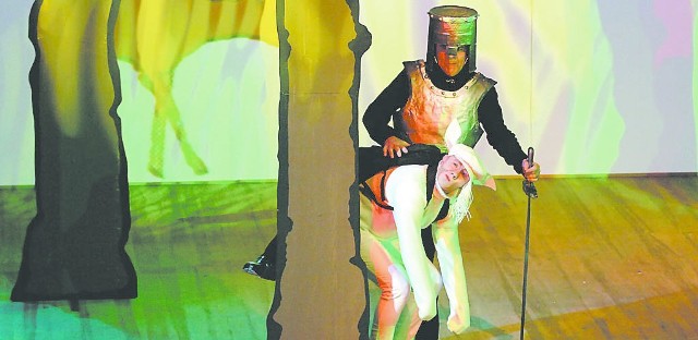 Spektakl "Smoczek Hieronim&#8221; znany jest młodym widzom koszalińskiego teatru. W pieprznej wersji widzowie zobaczą go już w niedzielę.