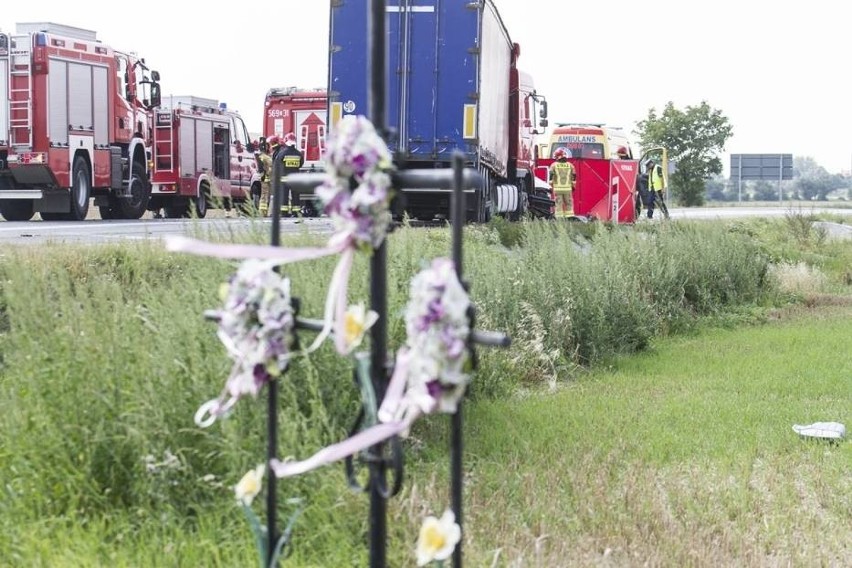 Tragiczny wypadek na krajowej "piątce". Dwie osoby nie żyją