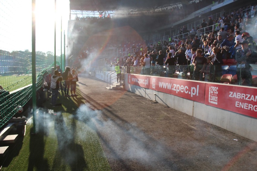 Tym razem derby zakłócili goście. Ze swojego sektora w...