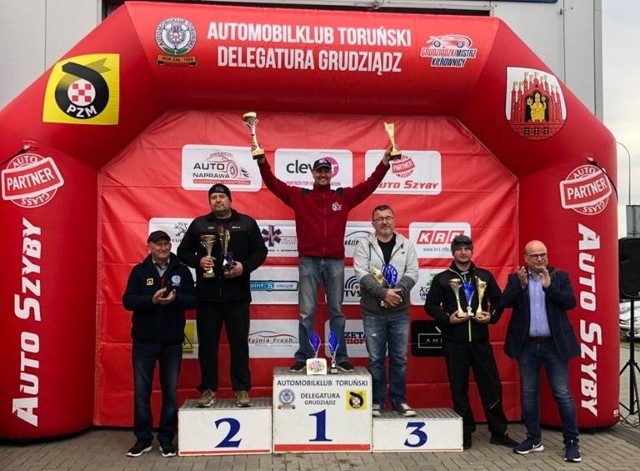 Zakończyła się rywalizacja o tytuł Grudziądzki  Mistrz Kierownicy. W klasyfikacji generalnej zwyciężył Maciej Smoleński z Automobilklubu Inowrocławskiego, drugie miejsce zajął Tomasz Rzepecki, a trzecie ex aequo Dariusz Szejerka i Kamil Zaroda (wszyscy trzej Automobilklub Grudziądz).