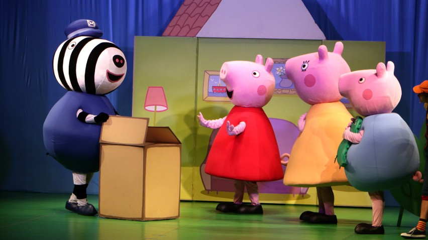 Świnka Peppa z przyjaciółmi świętuje swoje urodziny w grudziądzkim teatrze. Zobacz zdjęcia