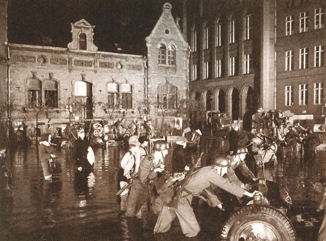 Rybi Rynek był planem zdjęciowym podczas kręcenia odcinka "czterech pancernych" zatytułowanego "Wysoka fala". Wtedy, w sierpniu 1968 roku ta część Bydgoszczy udawała podtopione miasteczko Ritzen w Niemczech.