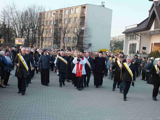 Nie będzie Miejskiej Drogi Krzyżowej ulicami Starachowic z udziałem kilku tysięcy wiernych