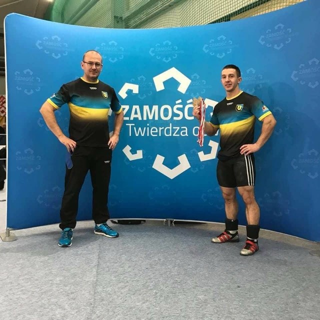 Trener Adam Wysocki i Damian Wiśniewski, dziewięciokrotny mistrz Polski seniorów