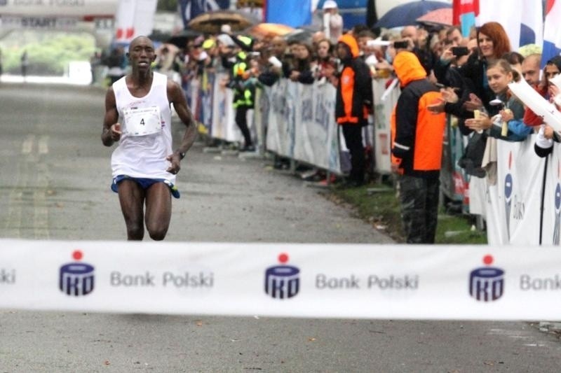 Maraton Wrocław 2013 - [WYNIKI, ZDJĘCIA Z METY, KLASYFIKACJA ZAWODNIKÓW, CZASY]