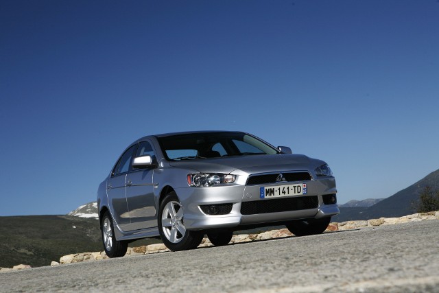 Mitsubishi Lancer Fot: Mitsubishi