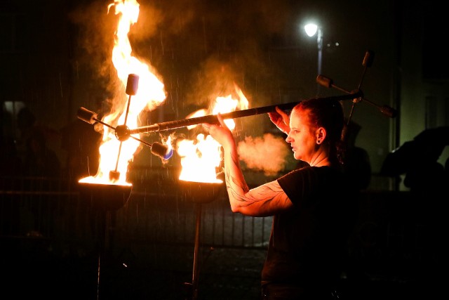 Deszcz nie przeszkodził pokazom aerialistów i fireshow