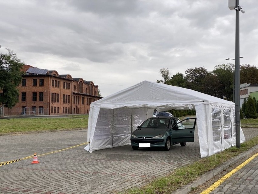 Zaczął działać nowy punkt pobrań drive-thru w Szombierkach w...