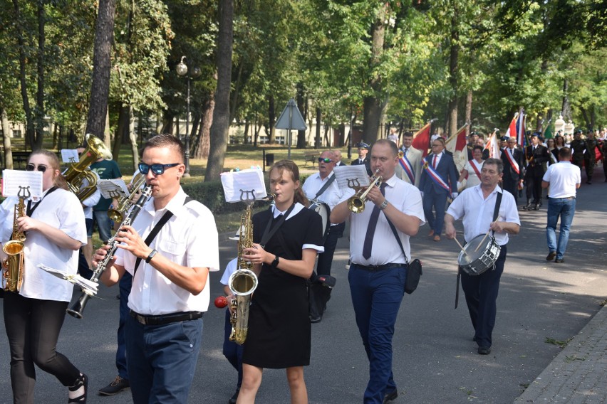 Obchody Święta Wojska Polskiego 2022 w Rypinie. Zdjęcia z uroczystości w parku im. Józefa Piłsudskiego