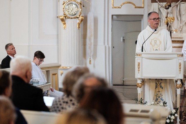 Podczas mszy swetej postać Zdzisława Dworzeckiego przypomniał ksiadz Maciej Karol Kubiak