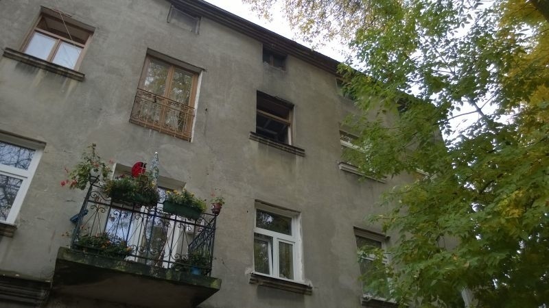 Pożar na Łęczyckiej. Sąsiedzi uratowali życie mężczyźnie