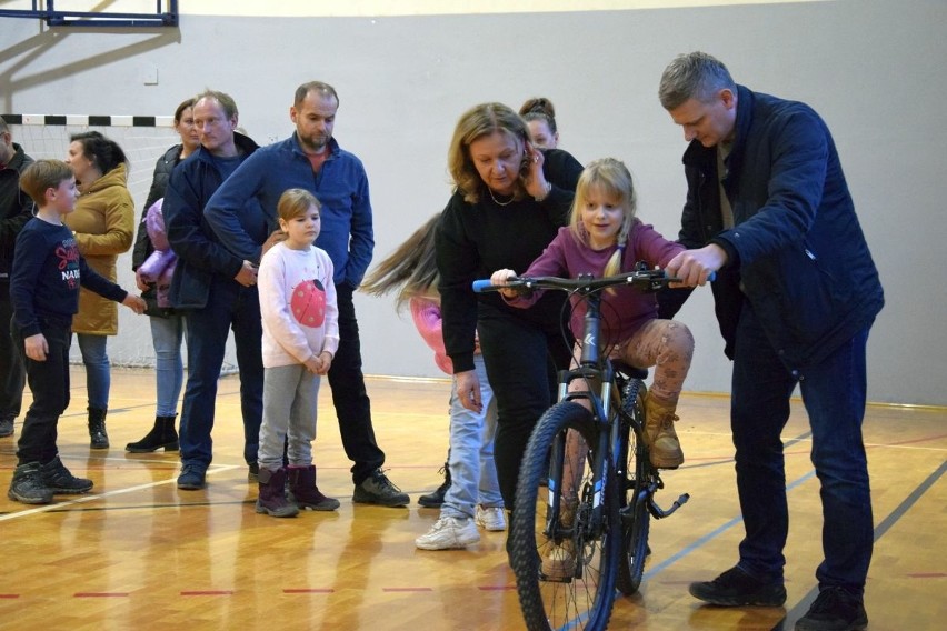 Dzieci z gminy Jedlnia-Letnisko dostaną w prezencie rowery. Były już przymiarki do jednośladów