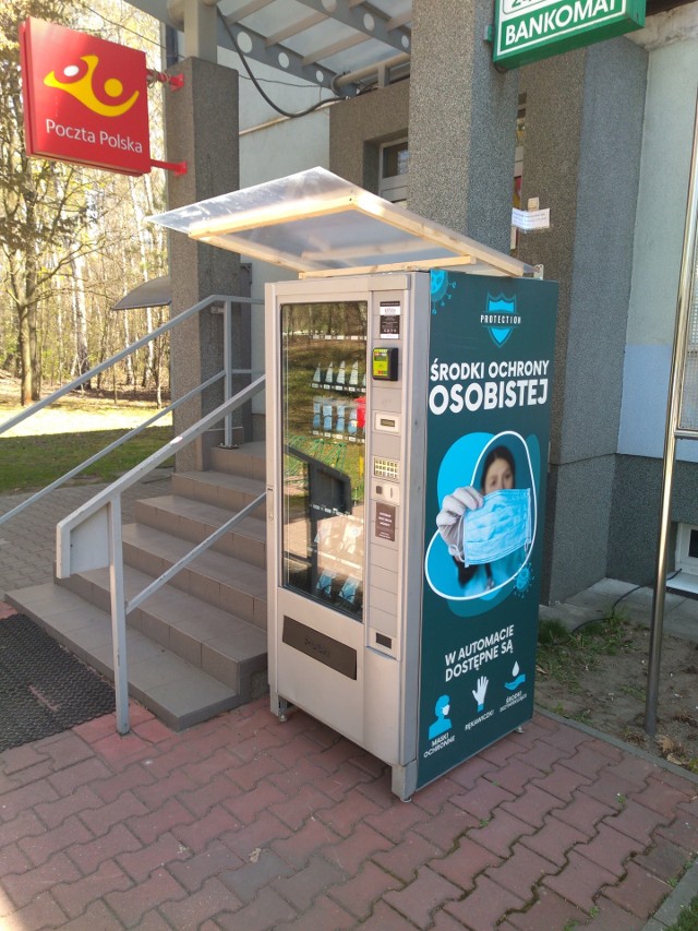 Specjalny automat stanął przy Urzędzie Gminy w Psarach przy ulicy Malinowickiej 4