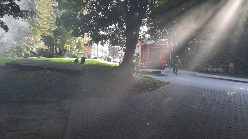 Pożar auta na ulicy Szymanowskiego w Słupsku