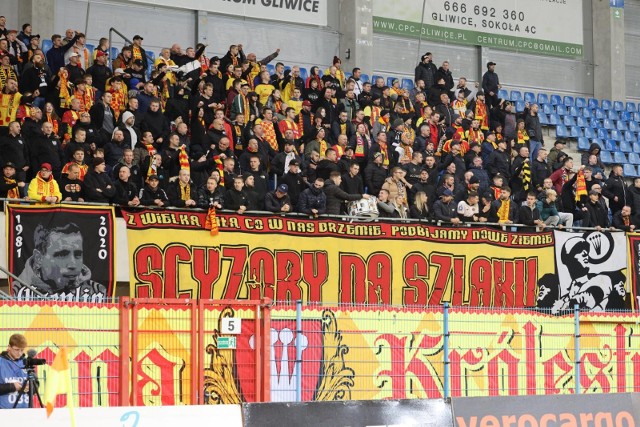 Kibice Korony Kielce na meczu w Gliwicach