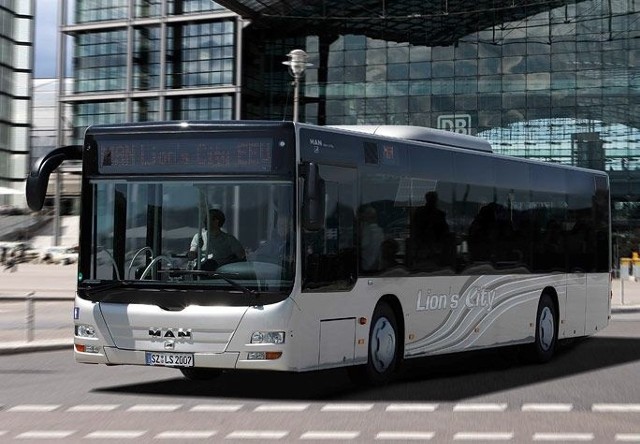 Autobus typu Lions City - takie już wkrótce pojawią się na ulicach Szczecinka, tyle że w zielono-białych barwach.