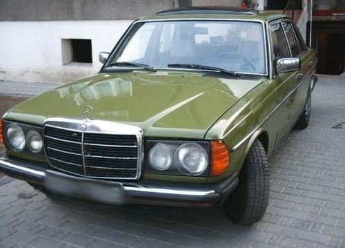 Mercedesem model 123 przerobionym na taksówkę Gregorios...