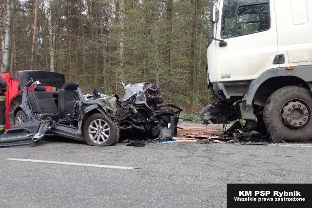 Wypadek w Rybniku: Kierowca BMW nagle zmienił pas i wbił się...