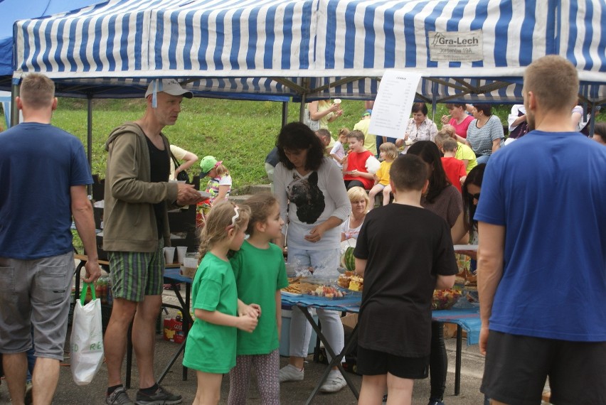 Rodzinny piknik w Szkole Podstawowej nr 23 w Tucznawie