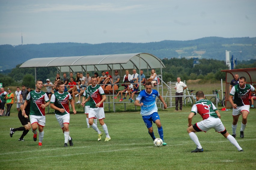 4 liga podkarpacka. Remisem 2:2 zakończył się mecz pomiędzy Partyzantem Targowiska i Wisłokiem Wiśniowa [RELACJA, ZDJĘCIA]