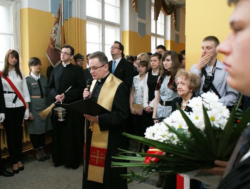 Inowrocław. Katyńskie uroczystości w I LO im. Jana Kasprowicza (zdjęcia)