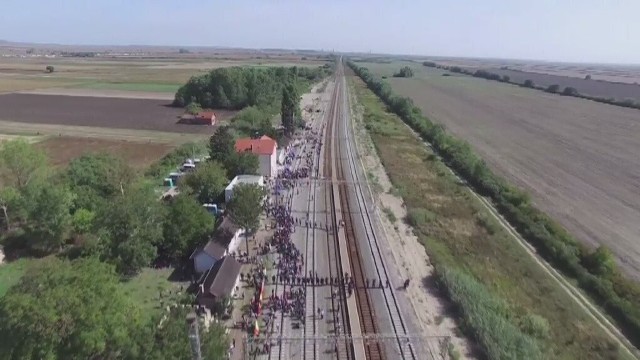 Pociąg wiozący uchodźców wjechał z Chorwacji na teren Słowenii