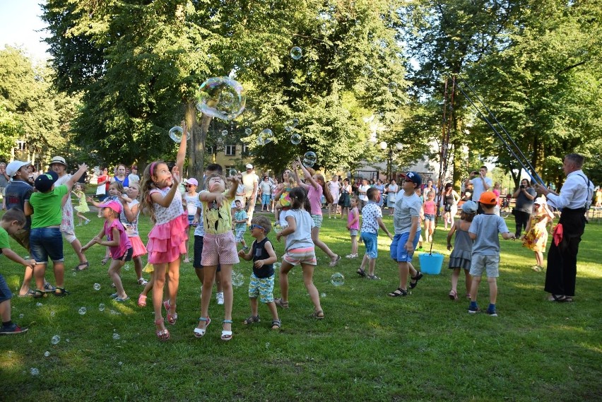 Bielsk Podlaski. Park Królowej Heleny. IX Festiwal Teatralny...