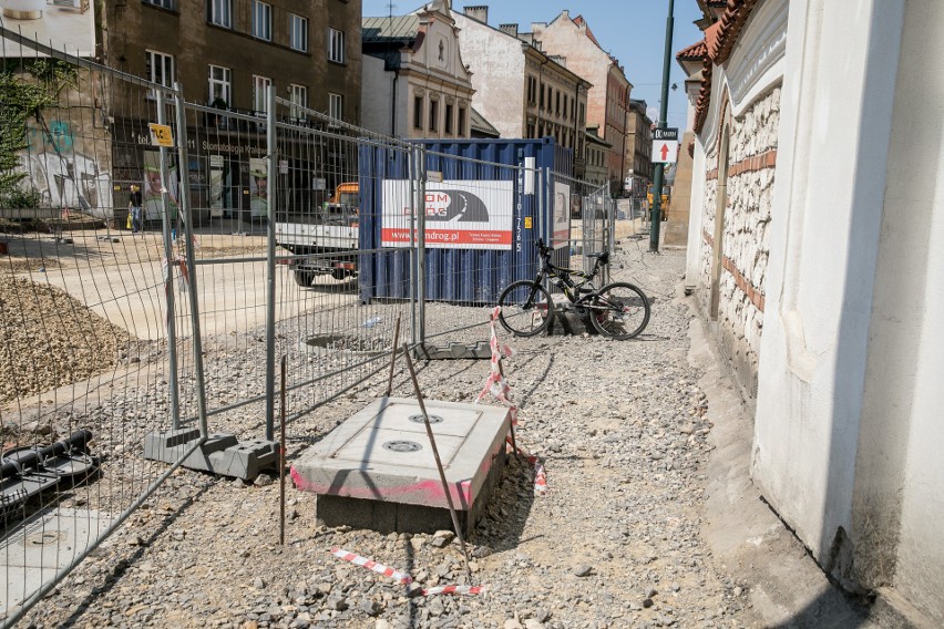 Kraków. Trwa remont ul. Krakowskiej. Zobacz postęp prac [WIDEO, ZDJĘCIA]