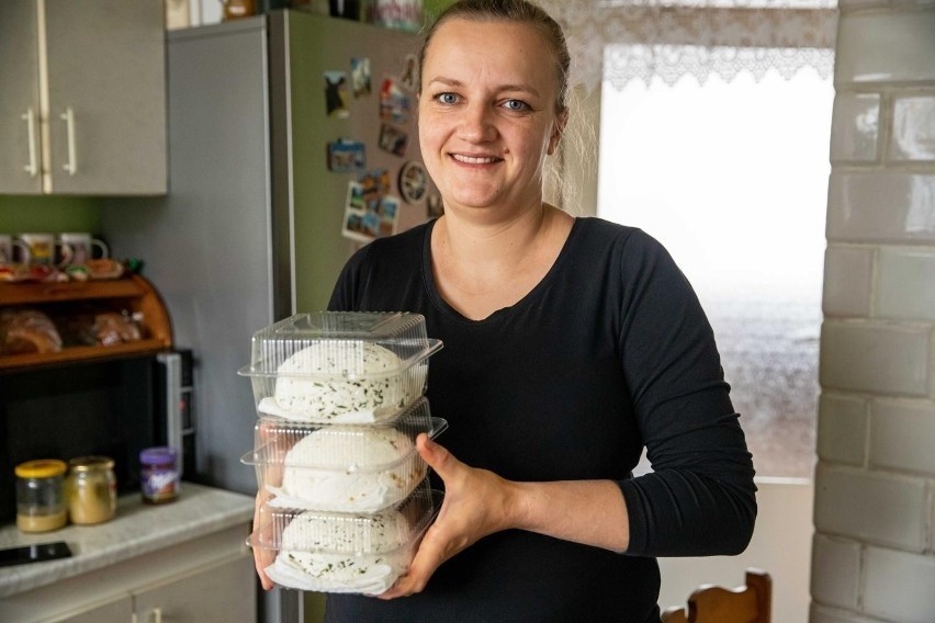 Rolnicy. Podlasie. Nalewka z dzikiej róży po podlasku. Przepis przedstawia Emilka Korolczuk z Laszek [14.12.2021]