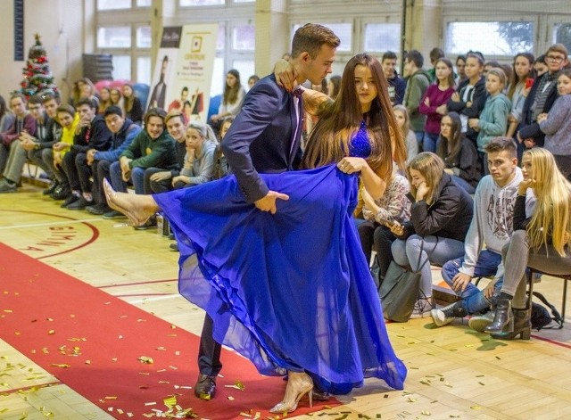 Moda studniówkowa 2019 r. w Zespole Szkół nr 1 im. Gustawa Morcinka w  Tychach ZDJĘCIA | Dziennik Zachodni