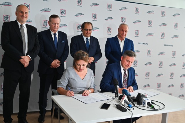 W środę w Gryfinie Wody Polskie RZGW Szczecin oraz Elektrownia Dolna Odra Grupa PGE podpisały porozumienie o współpracy. Dotyczy ono transportu wodnego oraz uruchomienia portu w Elektrowni Dolna Odra przy wykorzystaniu Odrzańskiej Drogi Wodnej.